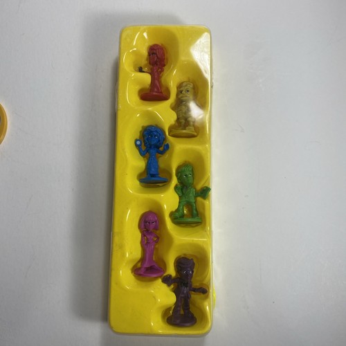 Clue cake case pawn mover - jr.,